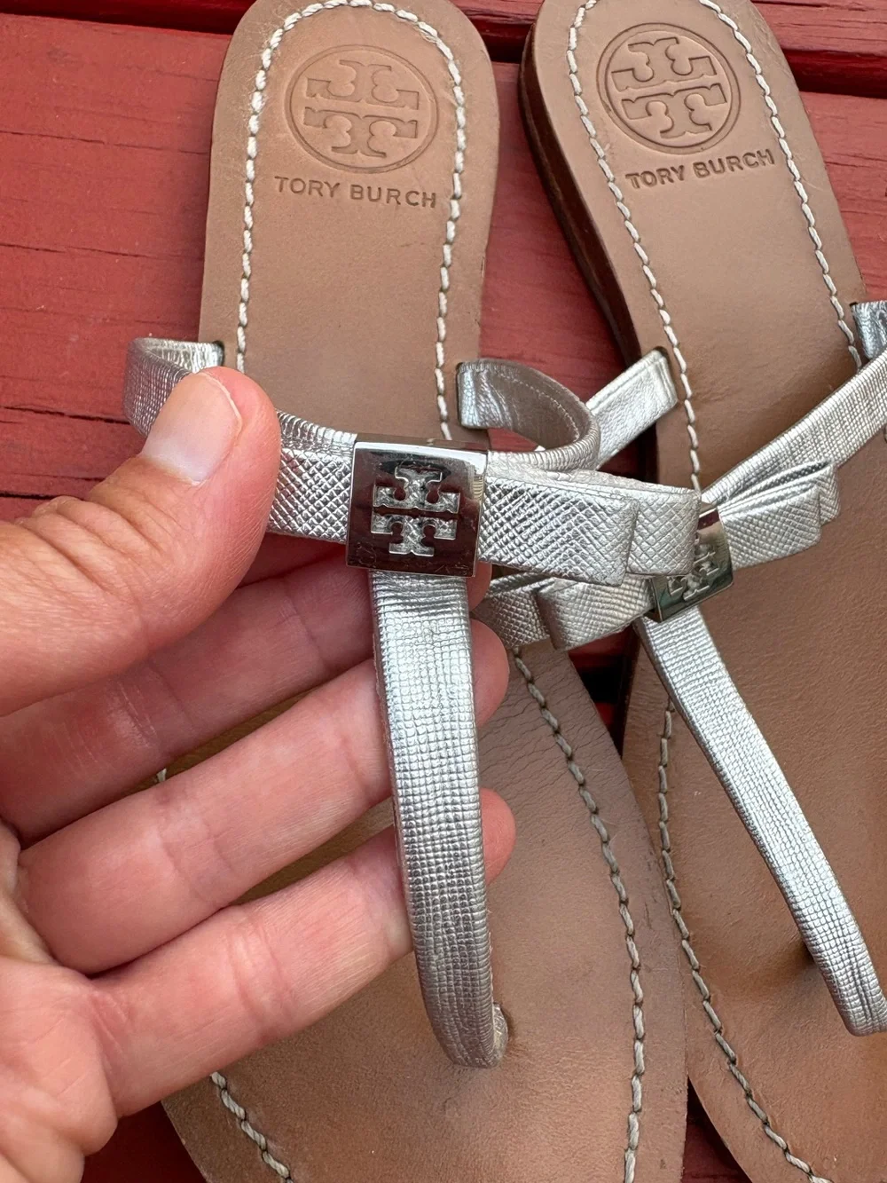 Tory Burch Leighanne Thong Metallic Silver Sandals